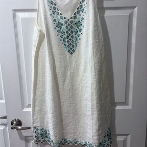 J. Jill White sleeveless dress with Blue & brown Embroidery